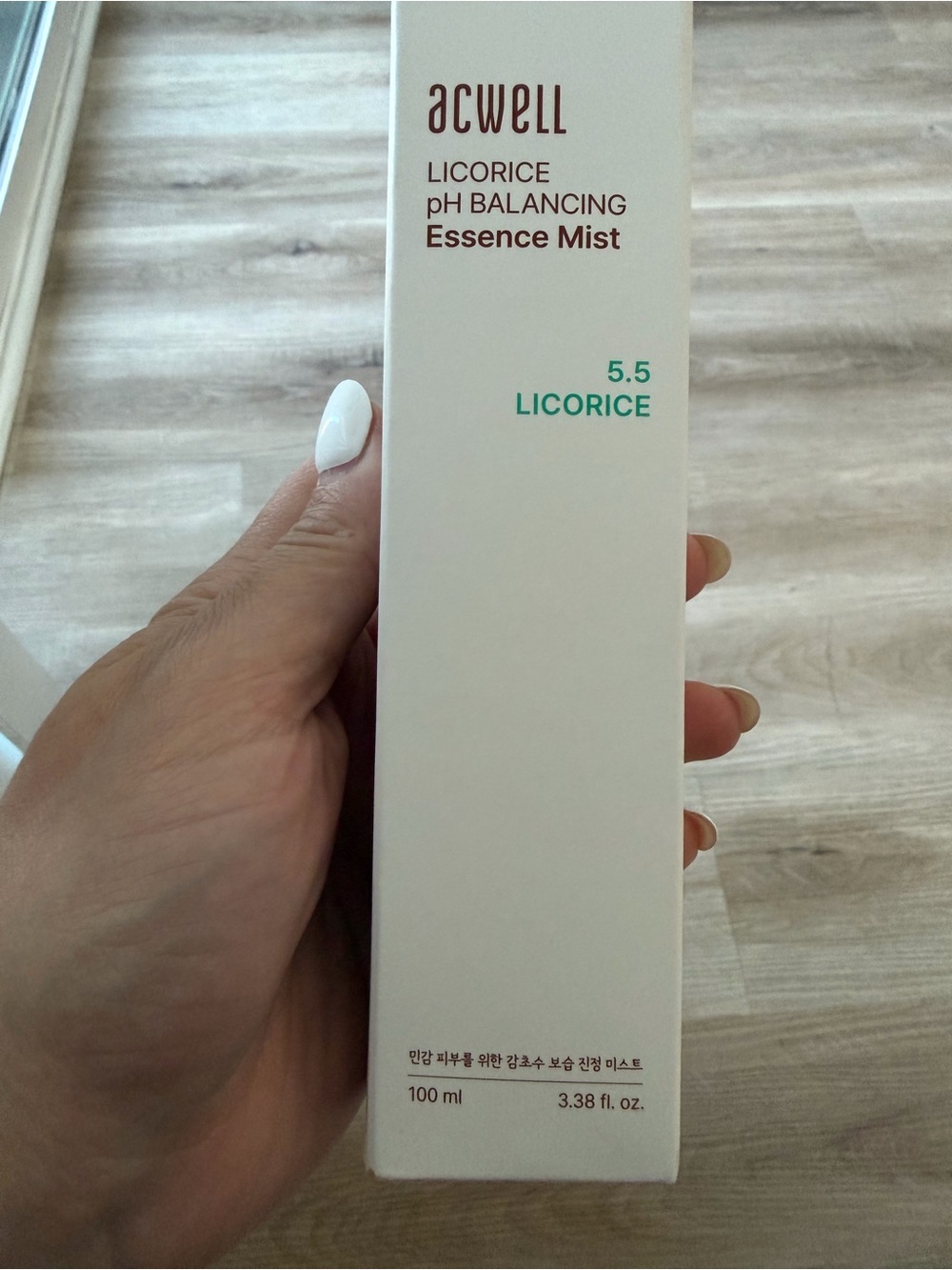 Acwell Licorice pH Balancing Essence Mist — White/Green